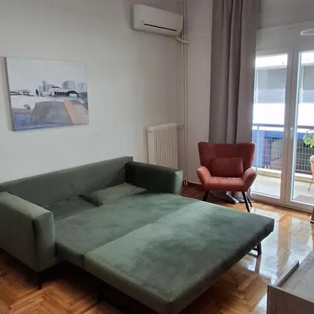 Efzin Cozy House, Center