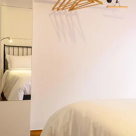 Efzin Cozy House, Center