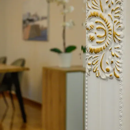 Efzin Cozy House, Center *