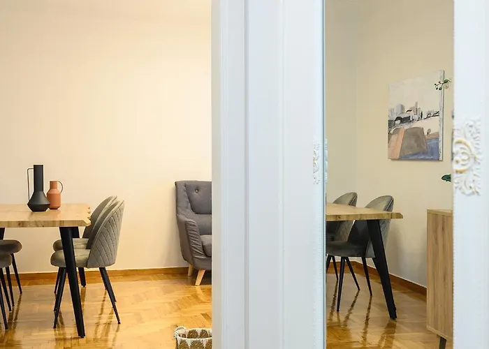 Efzin Cozy House, Center Патра
