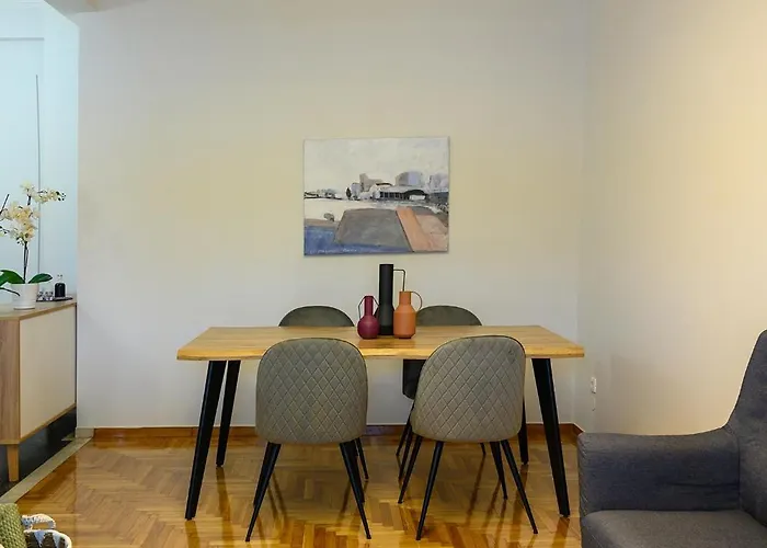 Efzin Cozy House, Center Патра