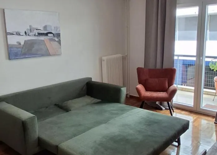 Efzin Cozy House, Center