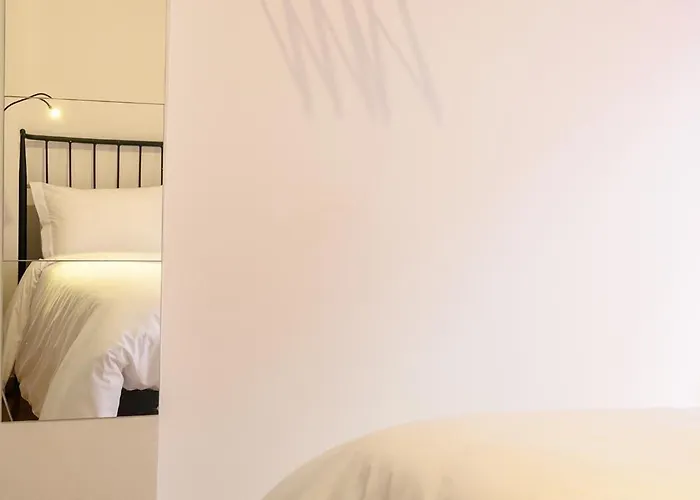 Efzin Cozy House, Center